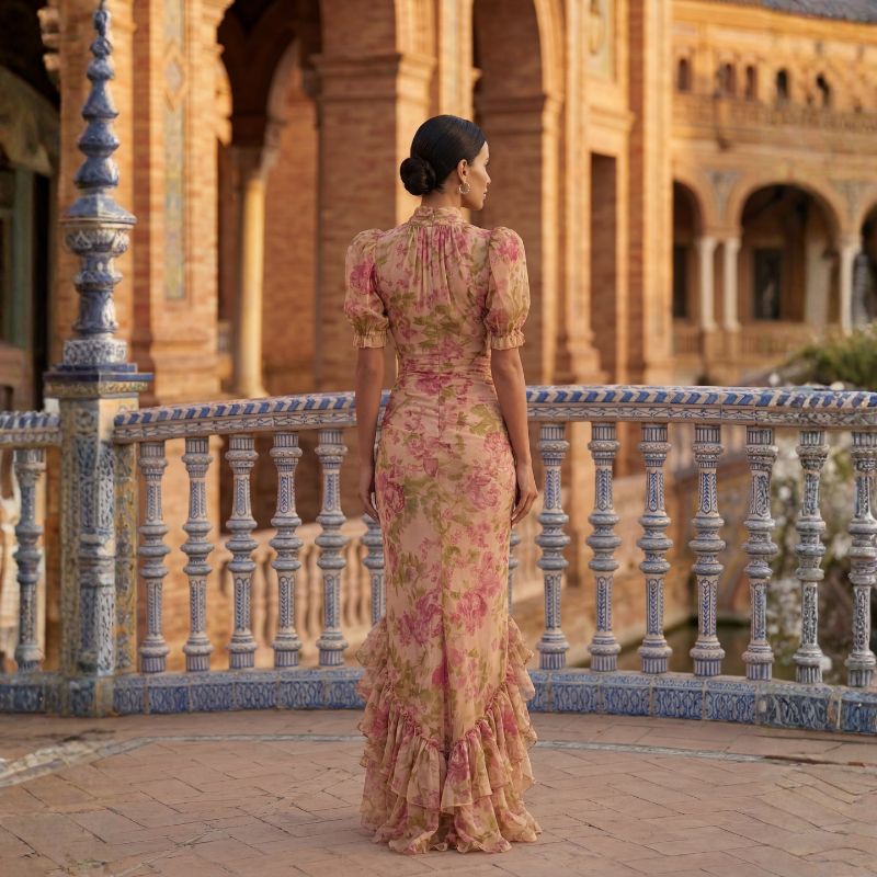 GIRNA | VESTIDO AJUSTADO CON VOLANTE